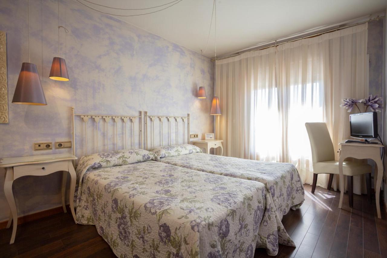 Hostal Los Canteros Golmayo Kültér fotó