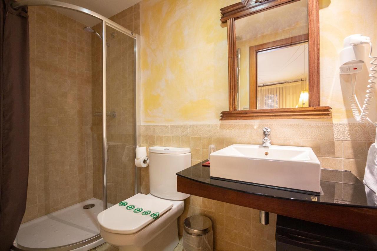 Hostal Los Canteros Golmayo Kültér fotó