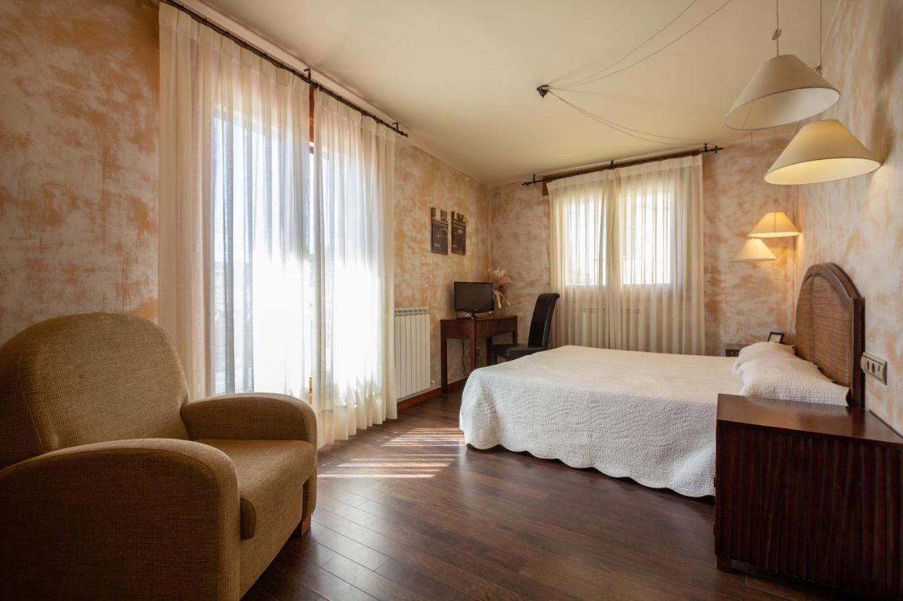 Hostal Los Canteros Golmayo Kültér fotó